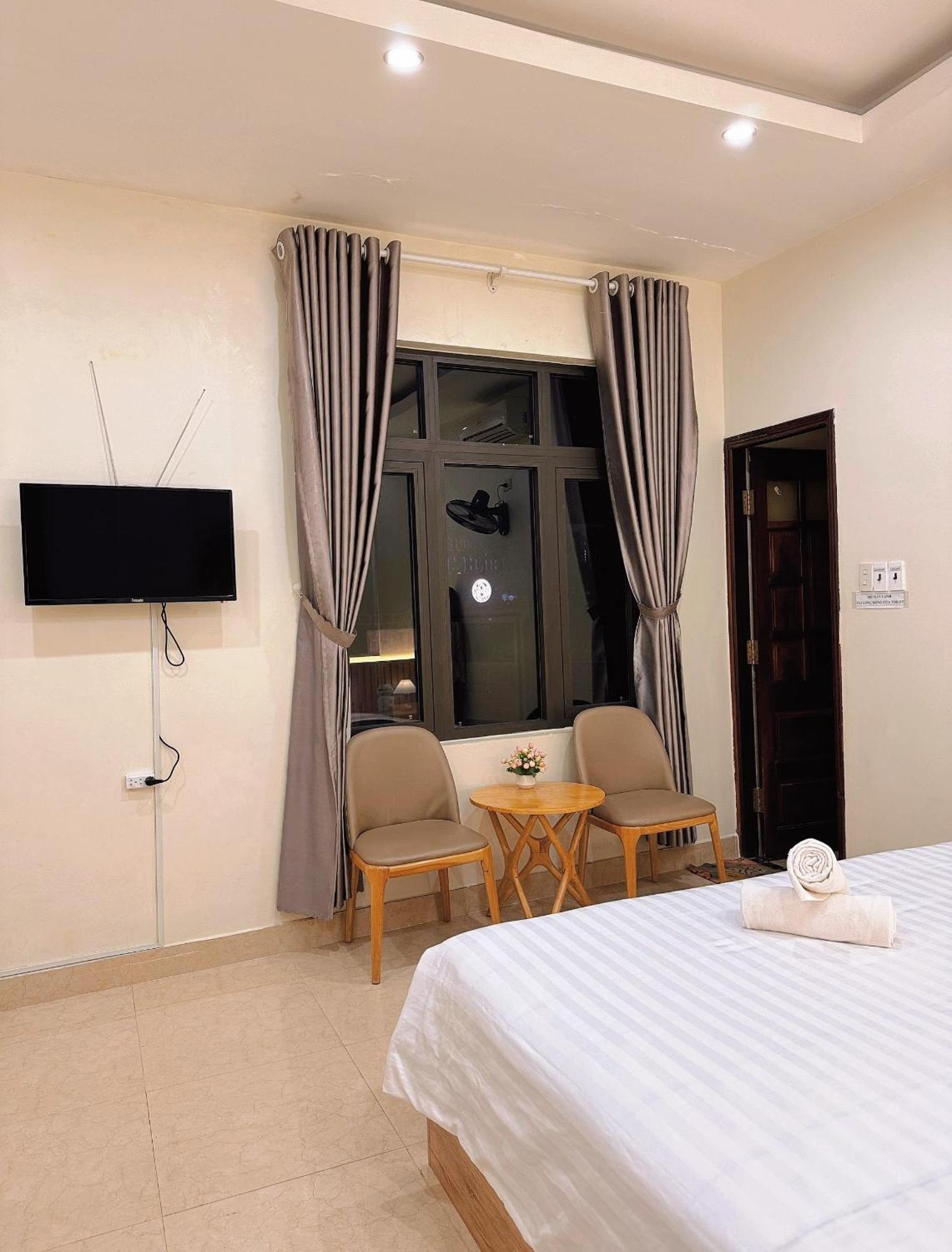 Elisa Hotel Pleiku Esterno foto